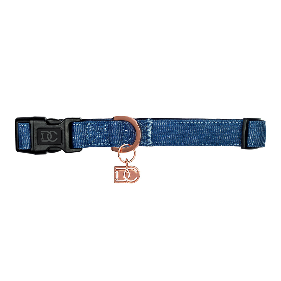 Stylish pet collar in denim for dogs and puppies