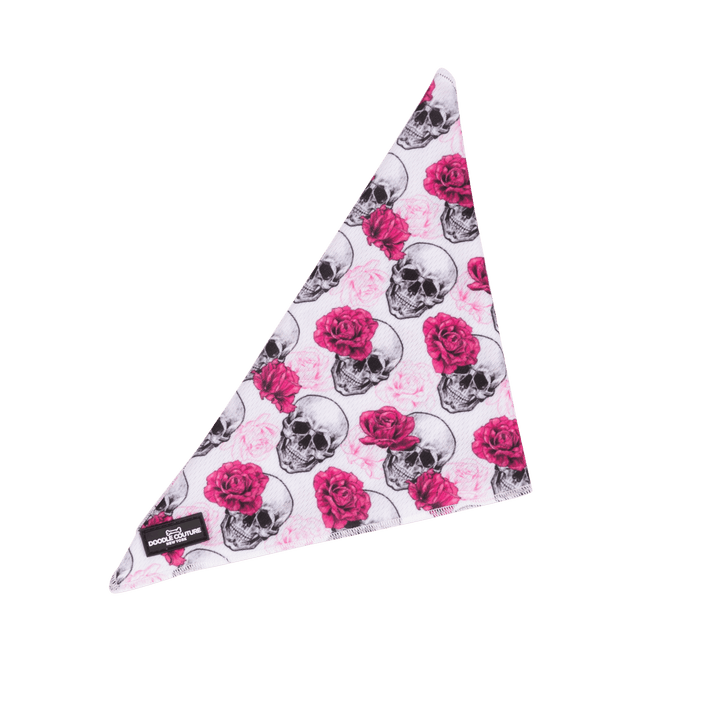 The Wrap Dog Bandana - Skulls & Roses